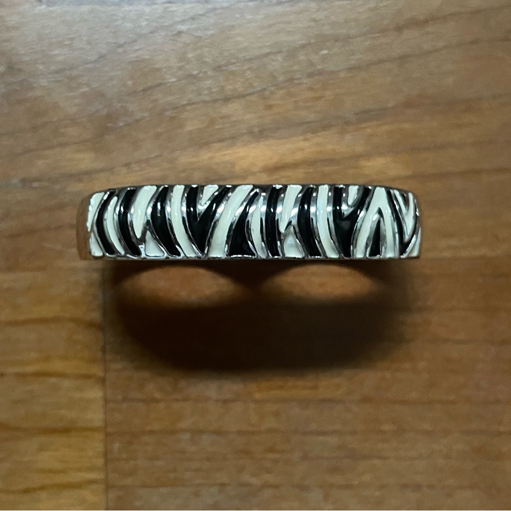 Zebra “twosome” double ring